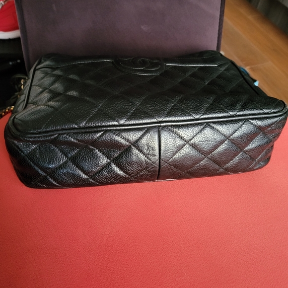Chanel Crossbody Purse - Picture 5 of 13